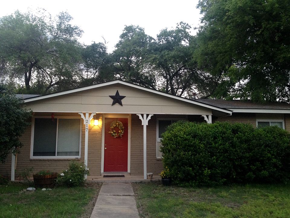 1st image of 217 Ivy Ln