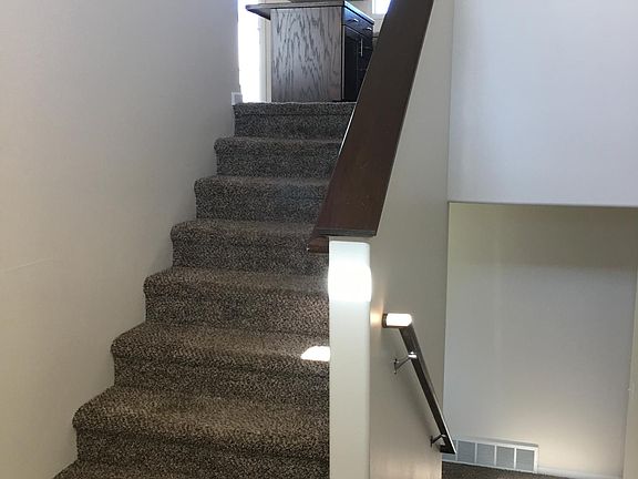 4th image of 1224 31st Ave W