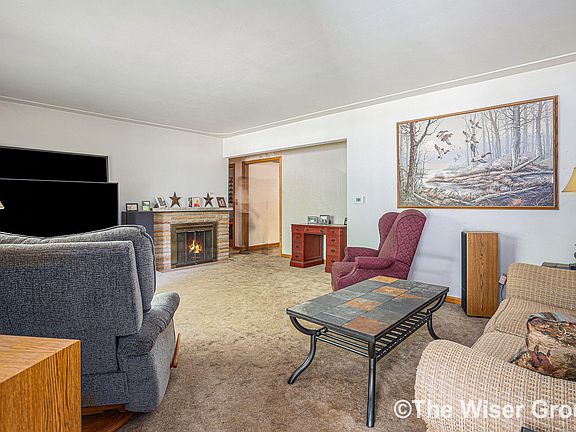 4th image of 1646 Wilson Ave NW