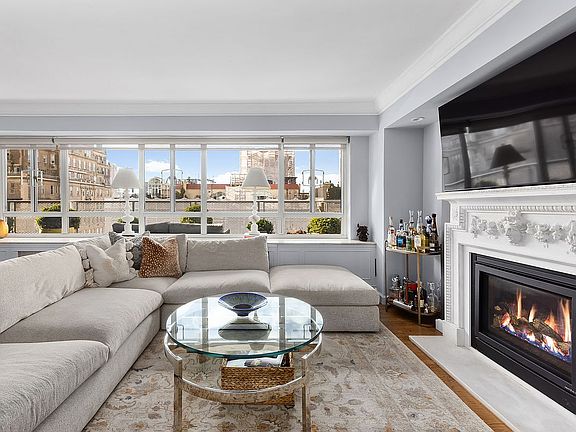 4th image of 799 Park Ave #18A