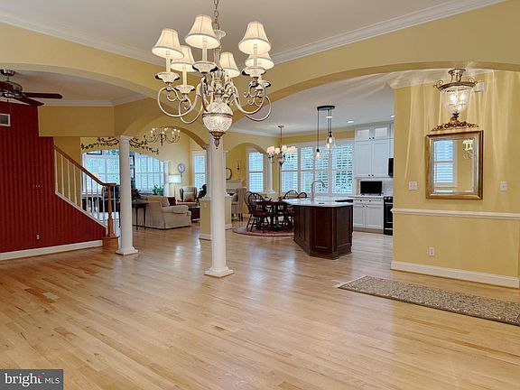 3rd image of 75 Willow Oak Ave