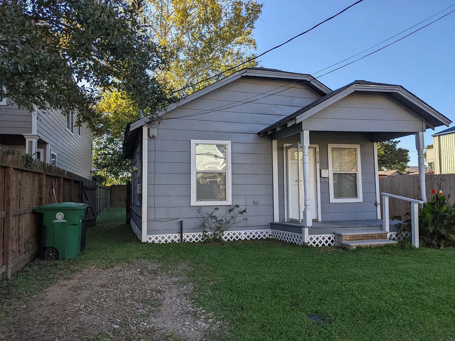719 Herkimer St — Photo 2