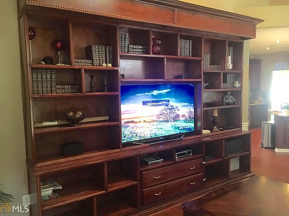 3rd image of 5474 Wynhall Dr