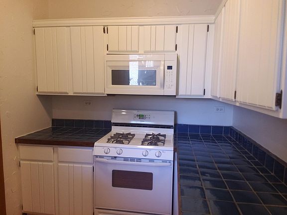 5th image of 2200 W Granville Ave APT 2