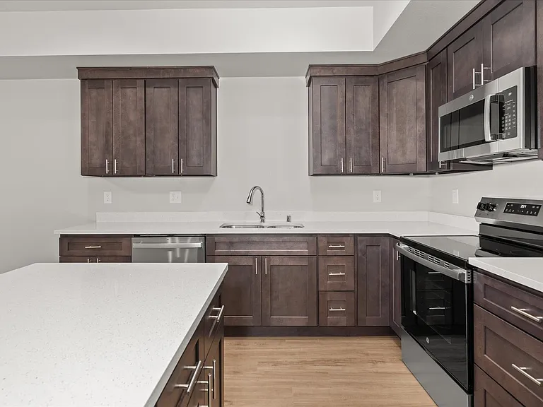 2202 E Rich Ave — Photo 5