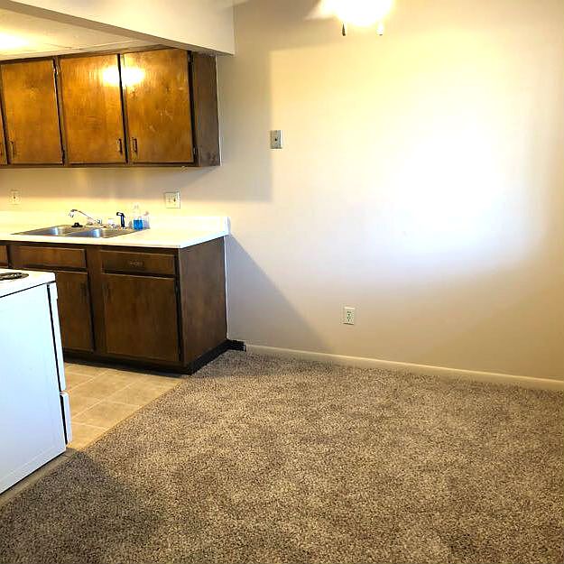 1st image of 3811 Sandhurst Dr APT 207