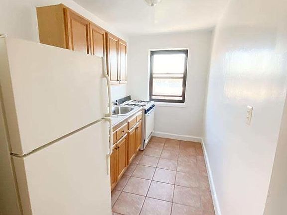 4th image of 62-16 Woodhaven Blvd #3B