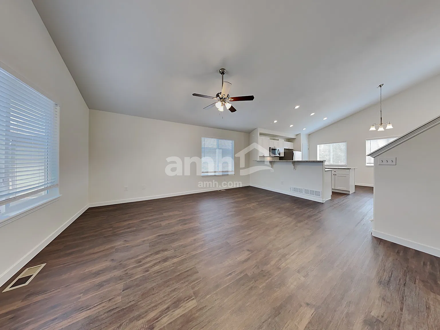 3 bed, 2.5 bath, 1752 sqft, $2,500 — Photo 4