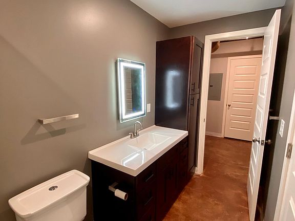 5th image of 1225 Union Ave #401