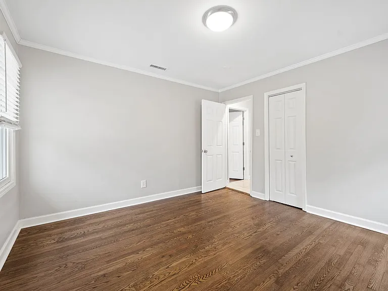 609 W Markham Ave — Photo 10