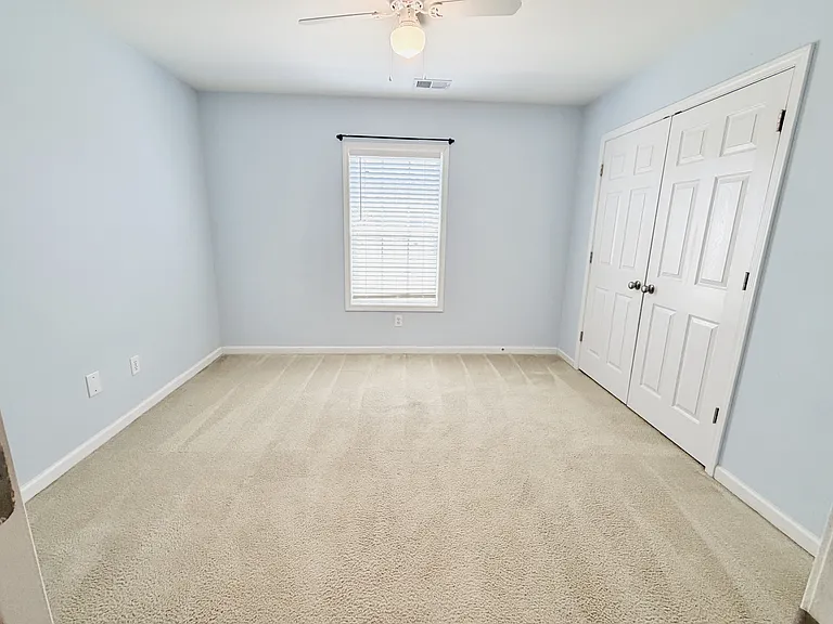 312 Ashmore Ln — Photo 16