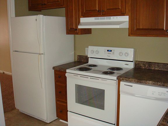 3rd image of 400 W College St