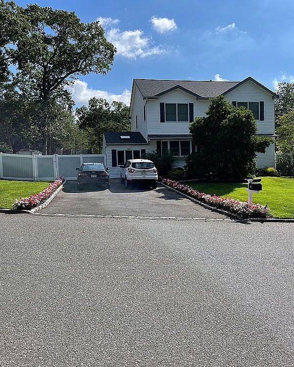 1st image of 37 Sarah Dr