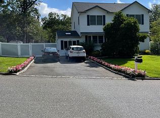 37 Sarah Dr, Lake Grove, NY 11755