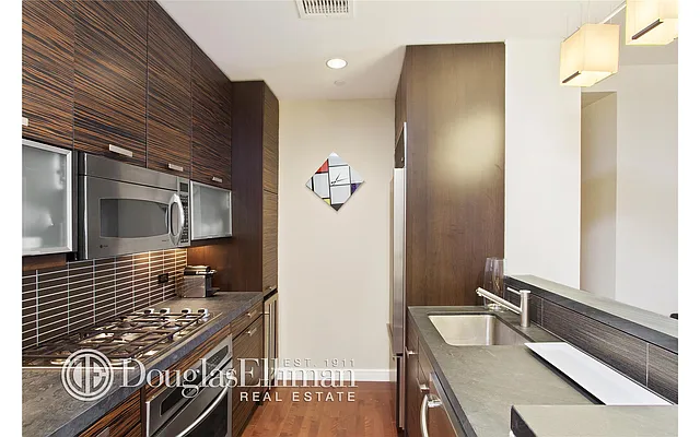 Rented by Douglas Elliman | media 19