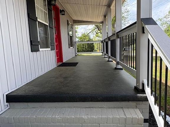 3rd image of 615 Jeff Davis Rd