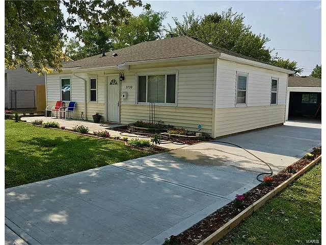 3730 Roswell Ave photo 1
