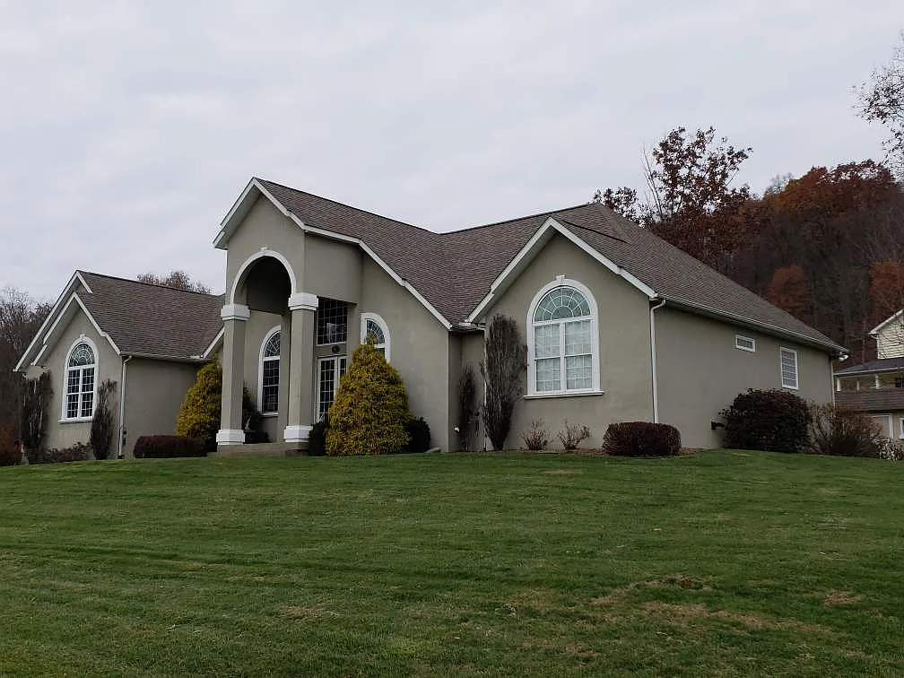 205 Jenna Dr NE photo 1