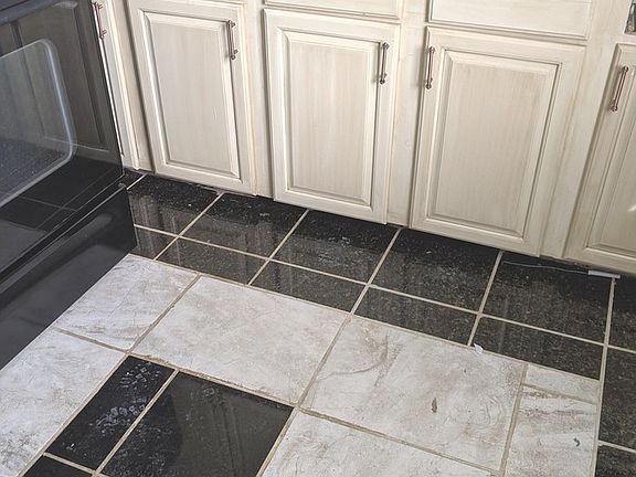 3rd image of 1120 W Hillcrest Ave APT 1