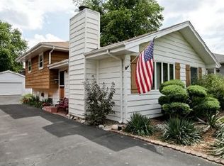 3907 N Adams St, Westmont, IL