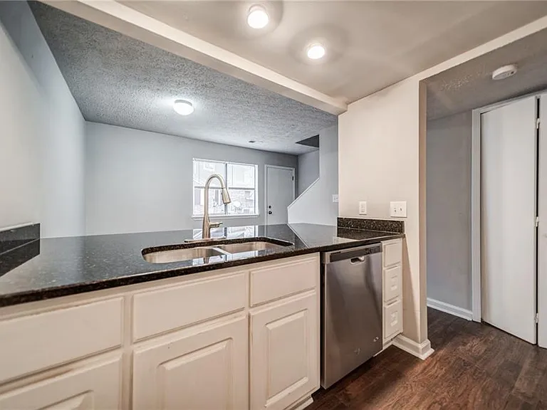 37 Country Place Ct — Photo 9