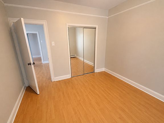 5th image of 15 Grove Pl APT 2