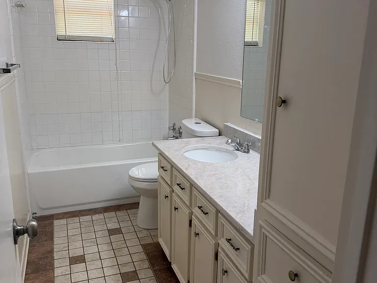 1213 Tammy Ave — Photo 8