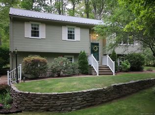 10 Brewer Rd, East Hampton, CT 06424