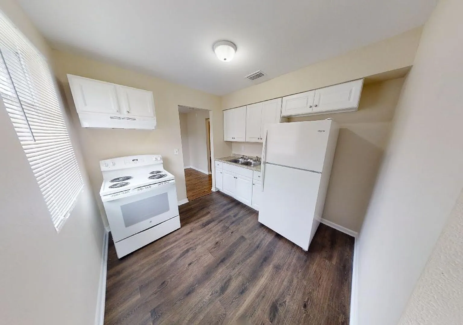 3 bedroom 1 bathroom house — Photo 4