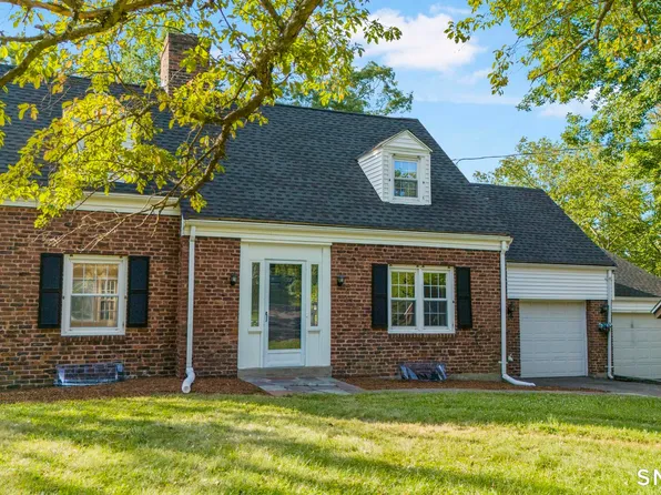 282 Tunxis Road, West Hartford, CT 06107