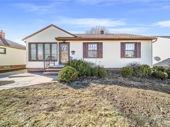 722 Glenhurst Rd, Willowick, OH 44095
