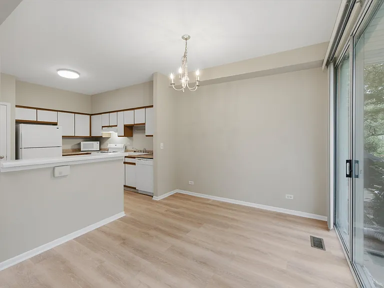610 Woodhaven Dr — Photo 6