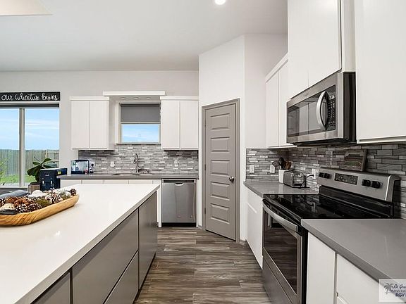 5th image of 16906 Crystal Ln