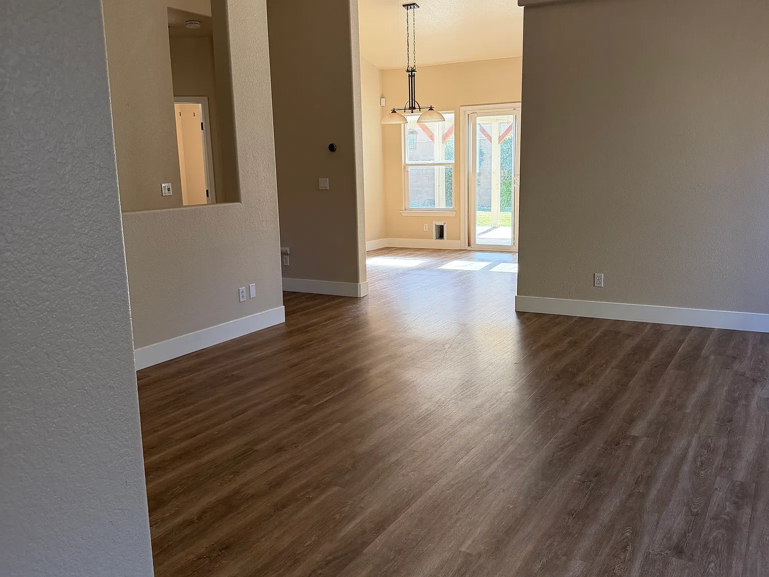 3 bed, 1493 sqft, $2,995 — Photo 2