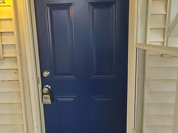 2nd image of 402 W 9th Ave