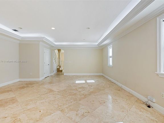 4th image of 3067 New York St #3067