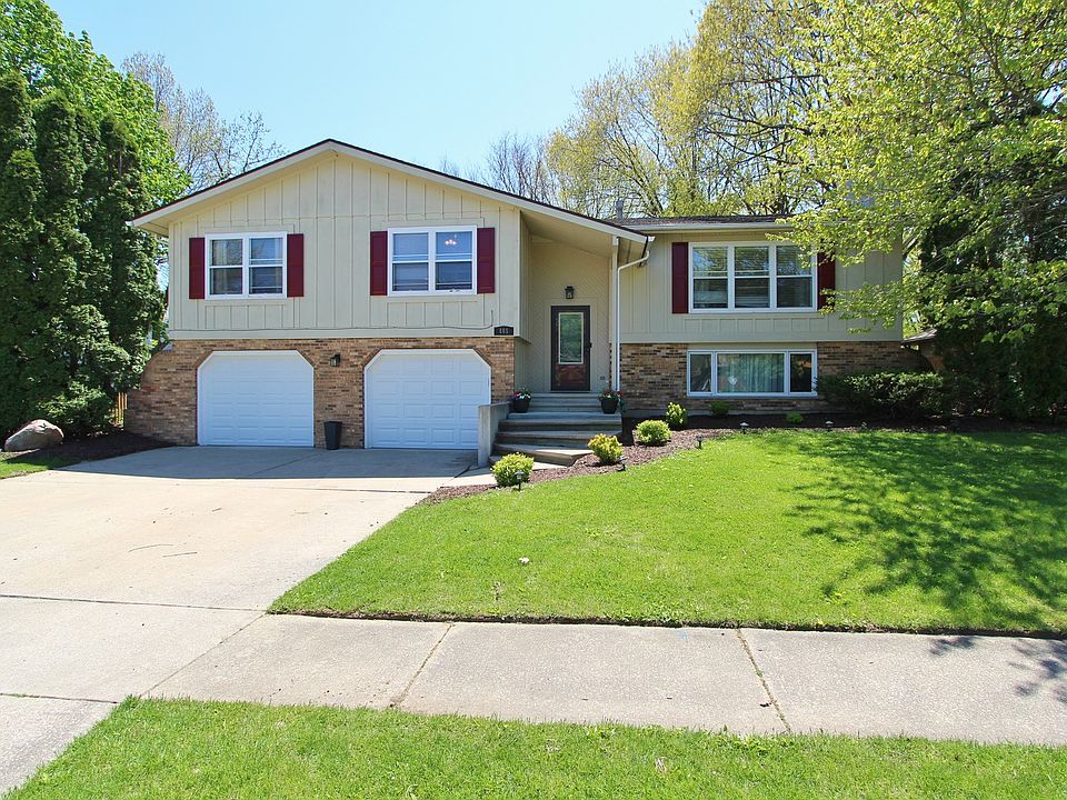1st image of 805 Lakeshore Dr