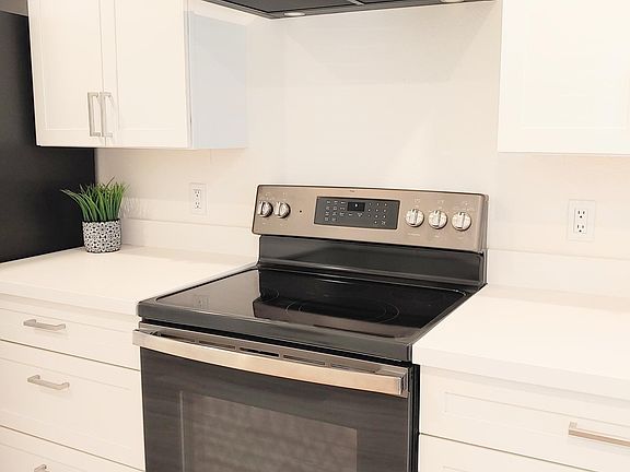 4th image of 530 E Mariposa St APT 38