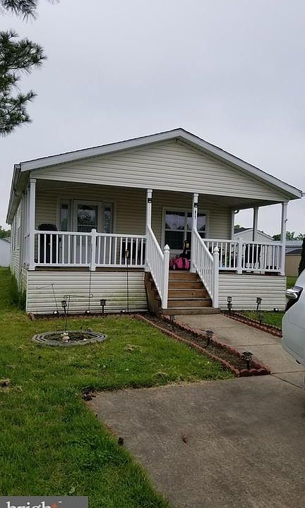 1st image of 827 Samantha Cir