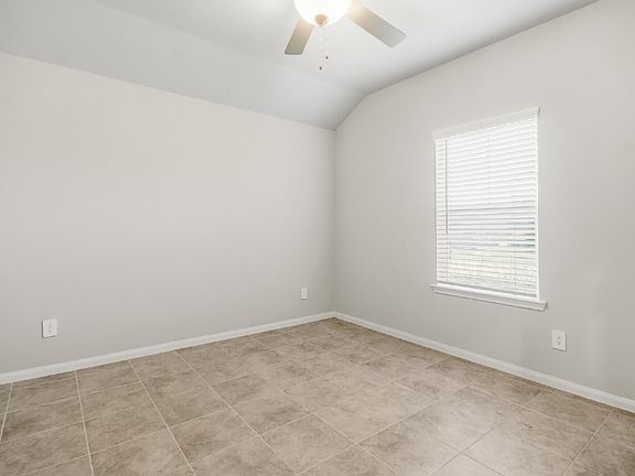 4th image of 1207 Cascade Hills Dr