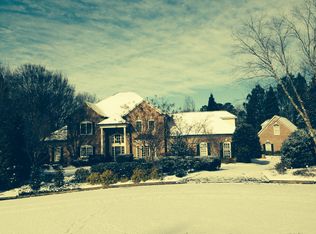 14 Clubview Ct, Greensboro, NC 27410