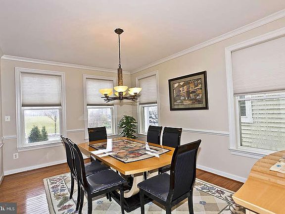 3rd image of 413 Deer Meadow Ln