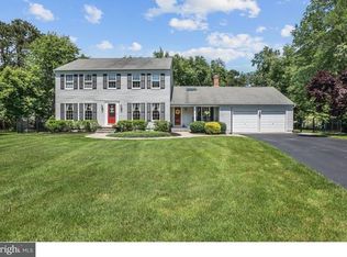 2 Saxony Ct, Medford, NJ 08055