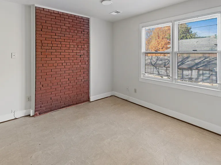 531 W Ormsby Ave #4 — Photo 12