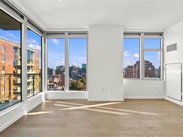 13327 39th Avenue #12G, Flushing, NY 11354