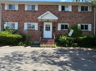 1601 Straight Path APT 1R, Lindenhurst, NY 11757