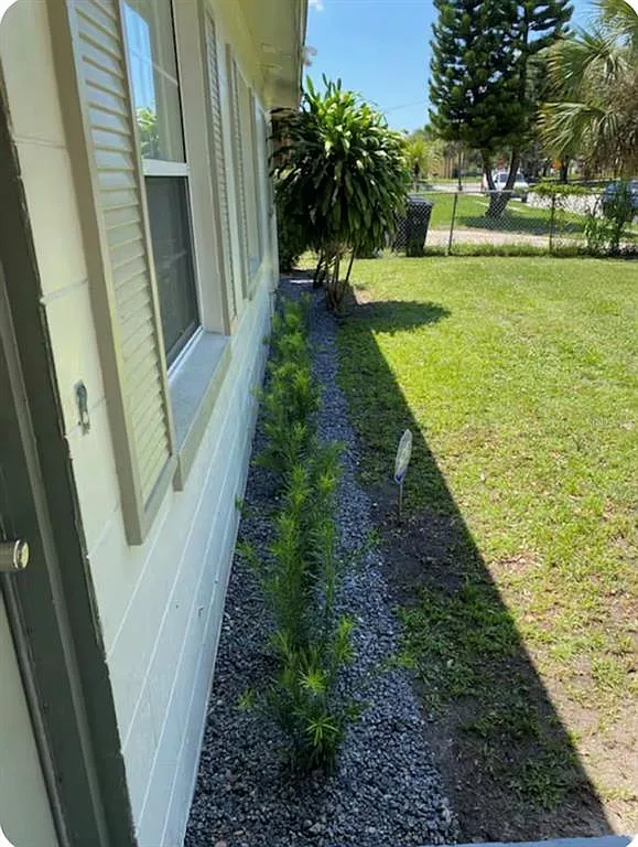 3 bed, 2.0 bath, 1148 sqft, $3,600 — Photo 4