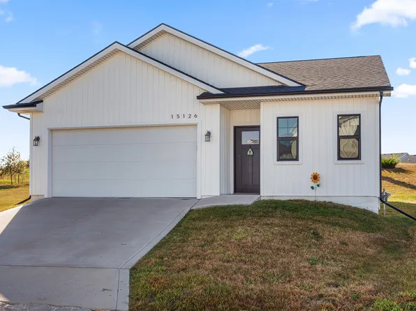 15126 Bellflower Ln, Urbandale, IA 50323