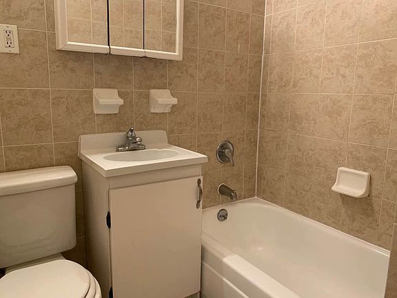 4th image of 205 W 13th St #3S