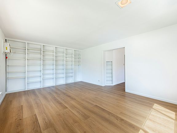 5th image of 3757 York Blvd